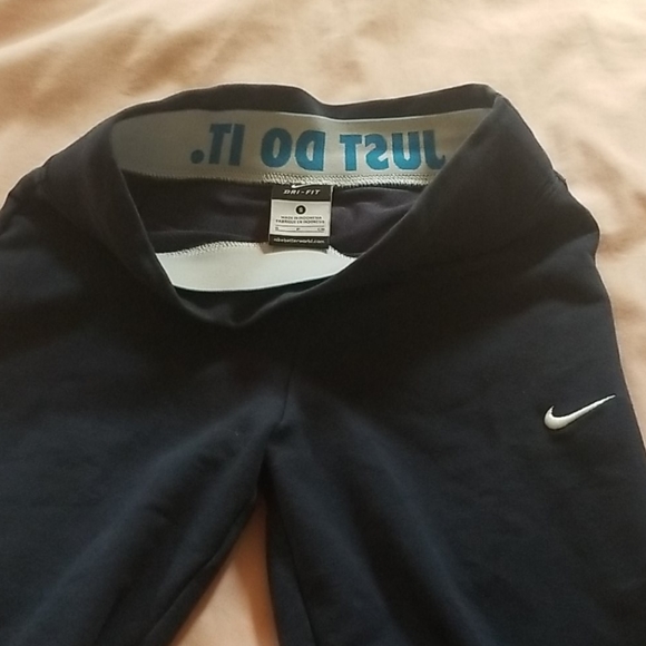 Nike capri pants - Picture 4 of 4
